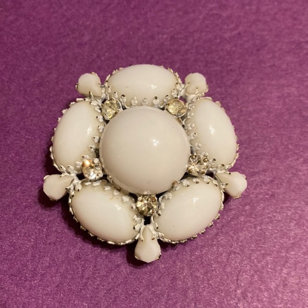 Vintage stamped Regency large white bead and rhinestone brooch